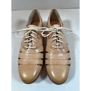 Clarks Oxford Flats Womens Sz 7 Beige Hotel Image Smooth Leather Lace-Up Cutout